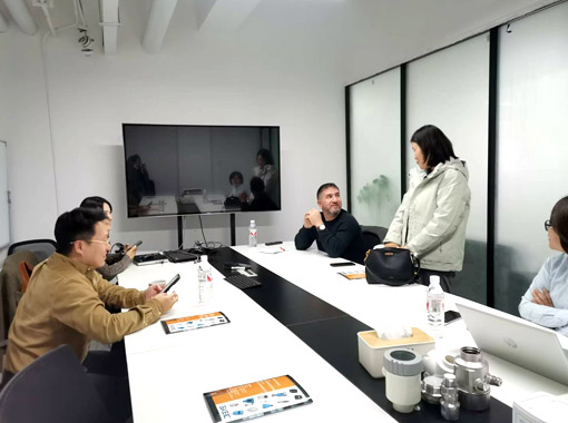 國(guó)外客戶來訪我司，深度交流外貼液位計(jì)與雷達(dá)水位計(jì)技術(shù)
